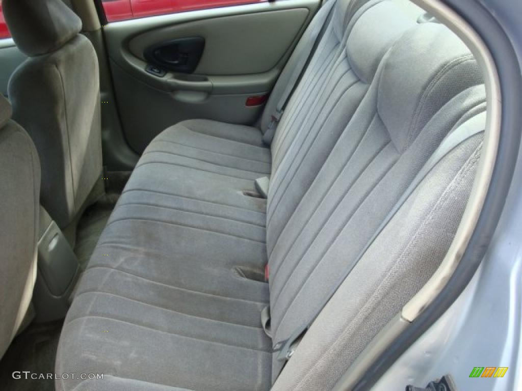 2003 Malibu Sedan - Galaxy Silver Metallic / Gray photo #9