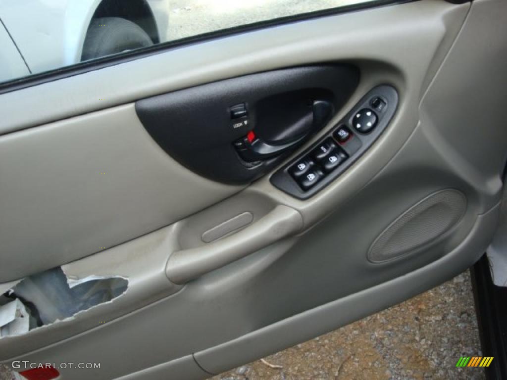 2003 Malibu Sedan - Galaxy Silver Metallic / Gray photo #11