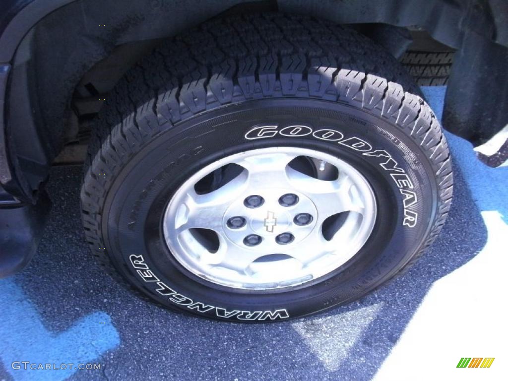 2004 Tahoe LT - Dark Blue Metallic / Gray/Dark Charcoal photo #6