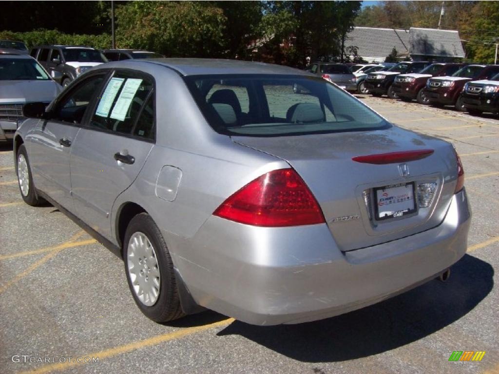 2006 Accord Value Package Sedan - Alabaster Silver Metallic / Gray photo #2