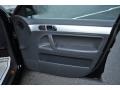 Black Uni - Touareg 2 VR6 Photo No. 20