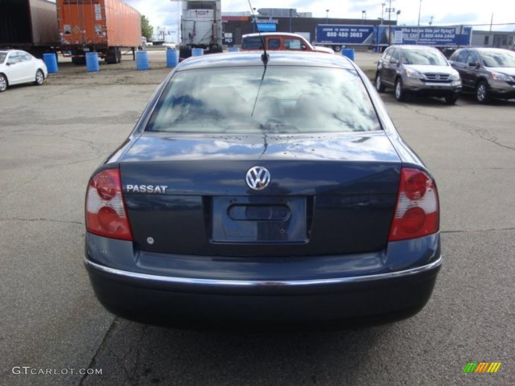 2004 Passat GLS Sedan - Blue Graphite Metallic / Grey photo #3
