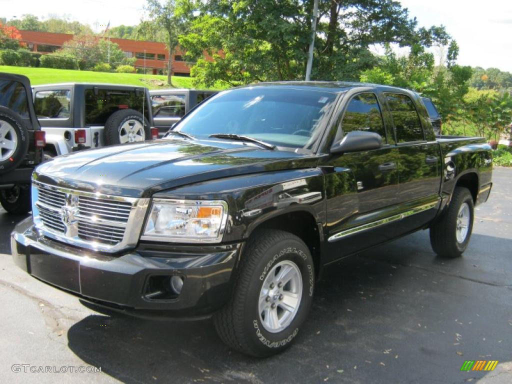 2008 Dakota Laramie Crew Cab 4x4 - Brilliant Black / Dark Slate Gray/Medium Slate Gray photo #1