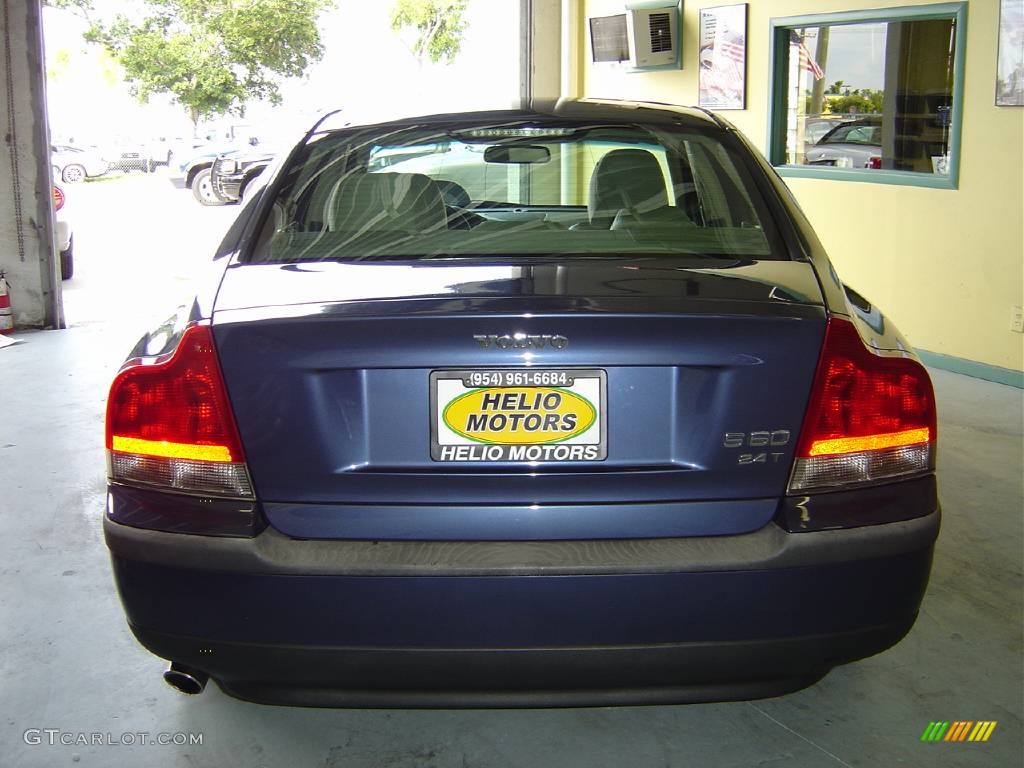 2002 S60 2.4T - Cosmos Blue Metallic / Taupe/Light Taupe photo #3