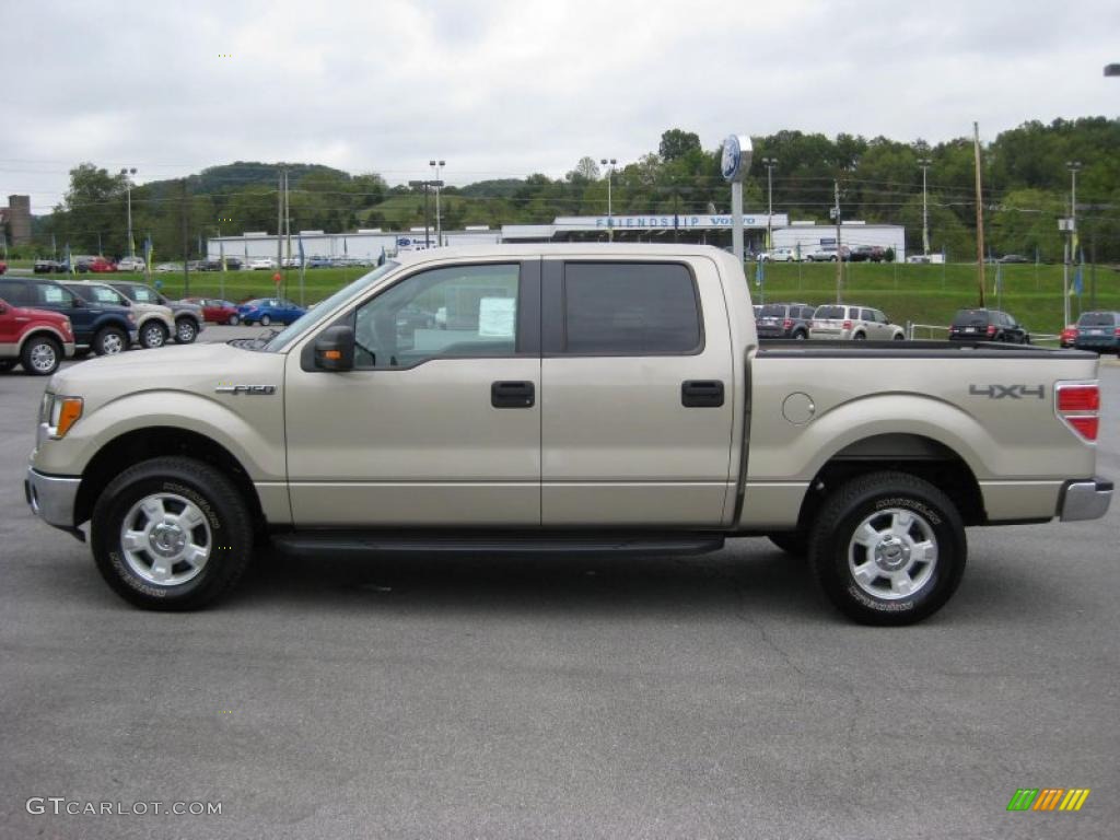 2010 F150 XLT SuperCrew 4x4 - Pueblo Gold Metallic / Medium Stone photo #1