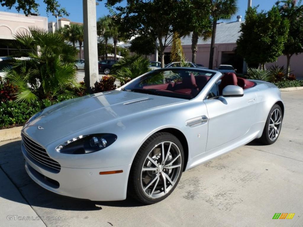 2011 V8 Vantage Roadster - Lightning Silver / Chancellor Red photo #3