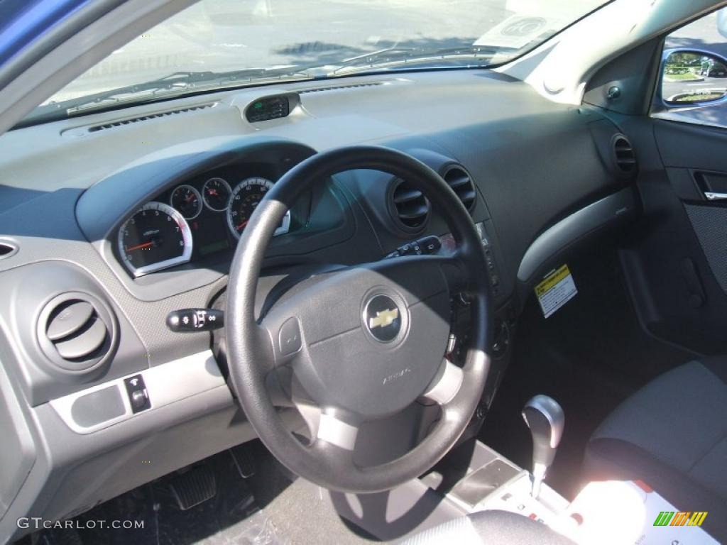 2010 Aveo Aveo5 LS - Bright Blue / Charcoal photo #9
