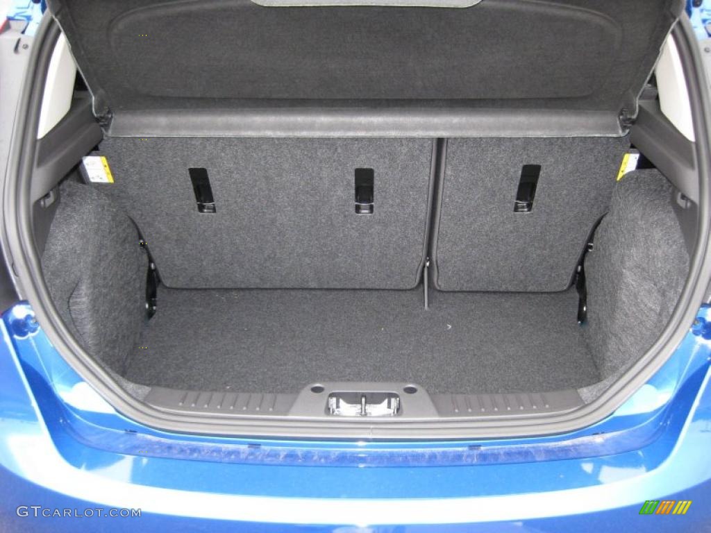 2011 Ford Fiesta SE Hatchback Trunk Photo #37534340