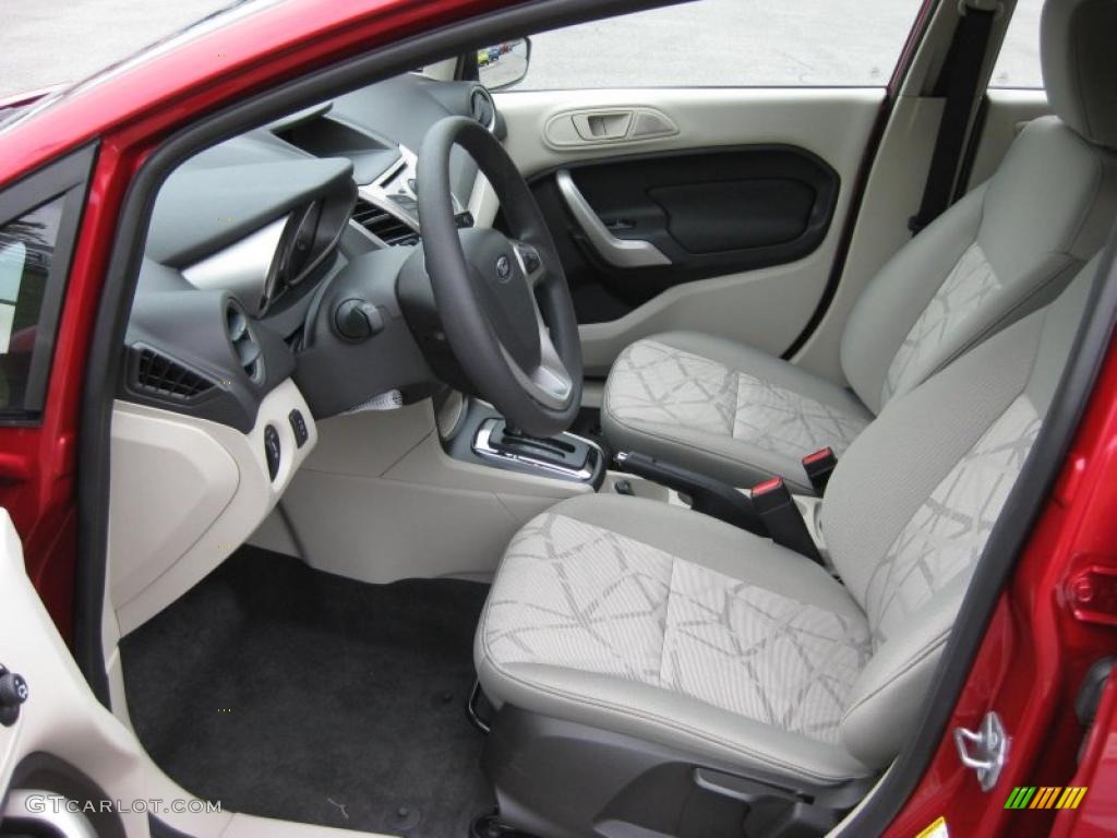 Light Stone/Charcoal Black Cloth Interior 2011 Ford Fiesta SE Sedan Photo #37535216