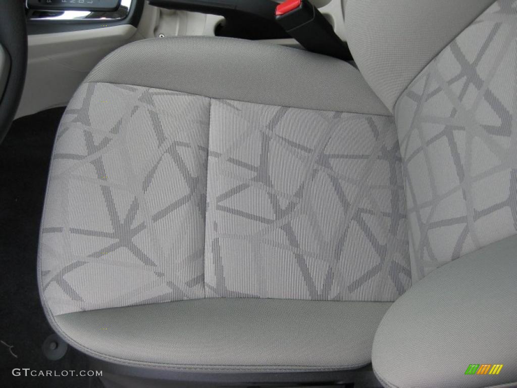 Light Stone/Charcoal Black Cloth Interior 2011 Ford Fiesta SE Sedan Photo #37535236