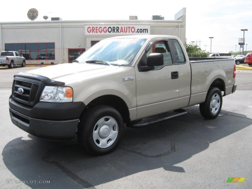 2007 F150 XL Regular Cab - Pueblo Gold Metallic / Tan photo #1