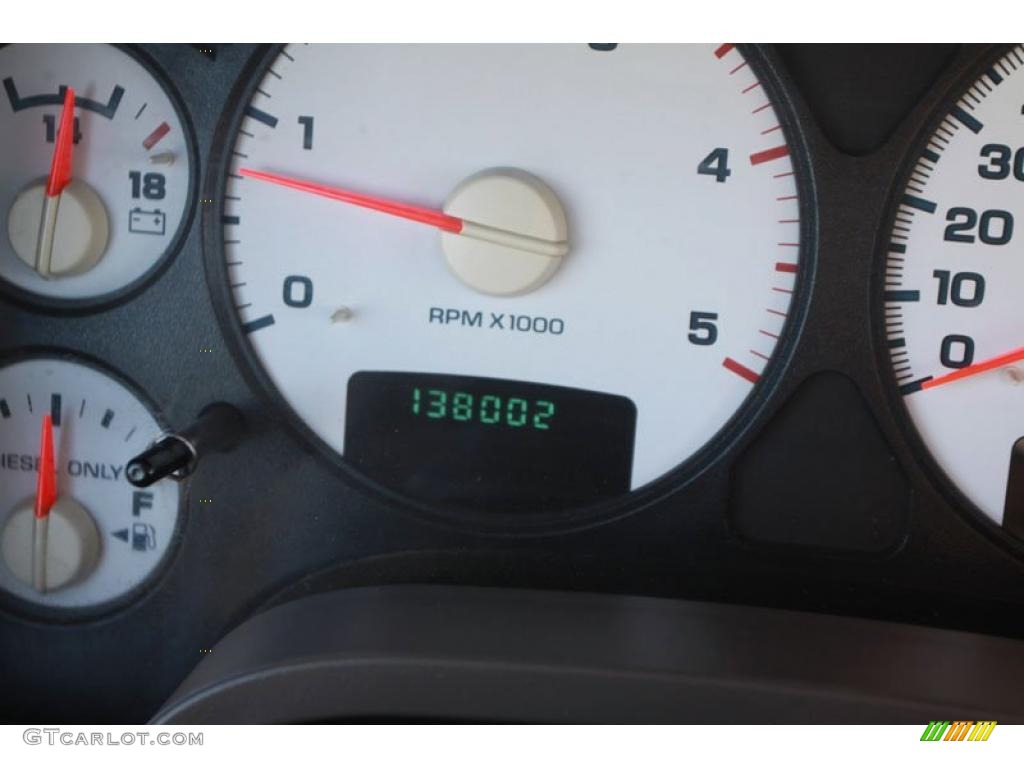 2005 Ram 2500 SLT Quad Cab 4x4 - Flame Red / Taupe photo #32