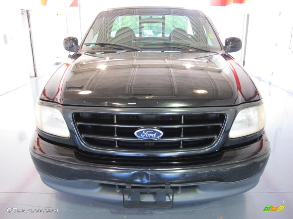 1999 F150 XL Regular Cab - Black / Medium Graphite photo #6