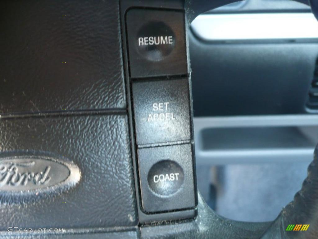 1995 F150 XLT Regular Cab 4x4 - Bright Sapphire Pearl Metallic / Gray photo #16