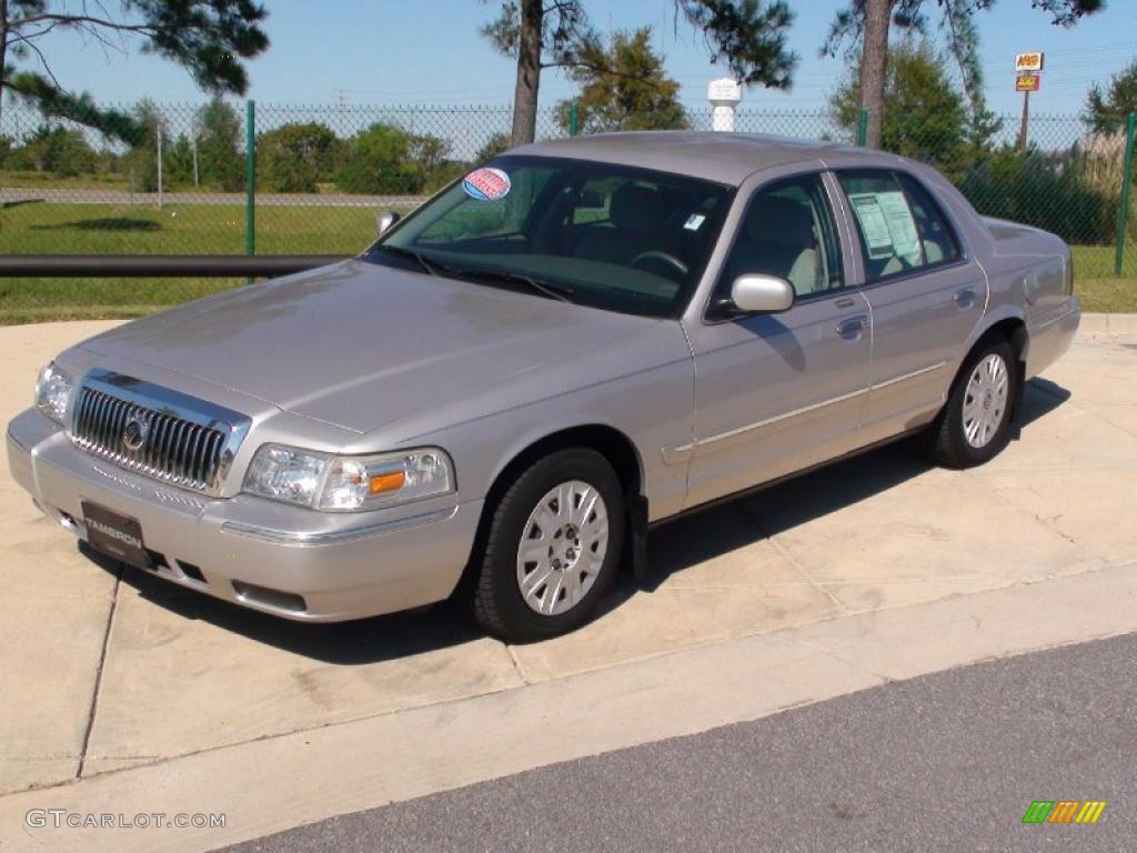 2006 Grand Marquis GS - Silver Birch Metallic / Medium Light Stone photo #11