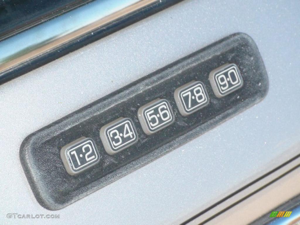 2006 Grand Marquis GS - Silver Birch Metallic / Medium Light Stone photo #13