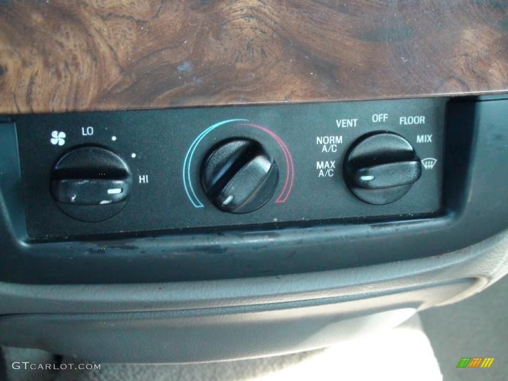 2006 Grand Marquis GS - Silver Birch Metallic / Medium Light Stone photo #21