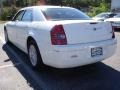 Cool Vanilla White - 300 Touring Photo No. 6