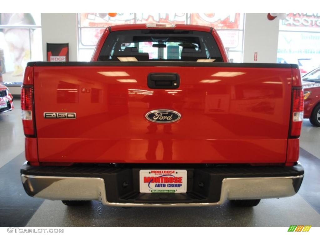 2005 F150 XLT SuperCab 4x4 - Bright Red / Medium Flint Grey photo #5