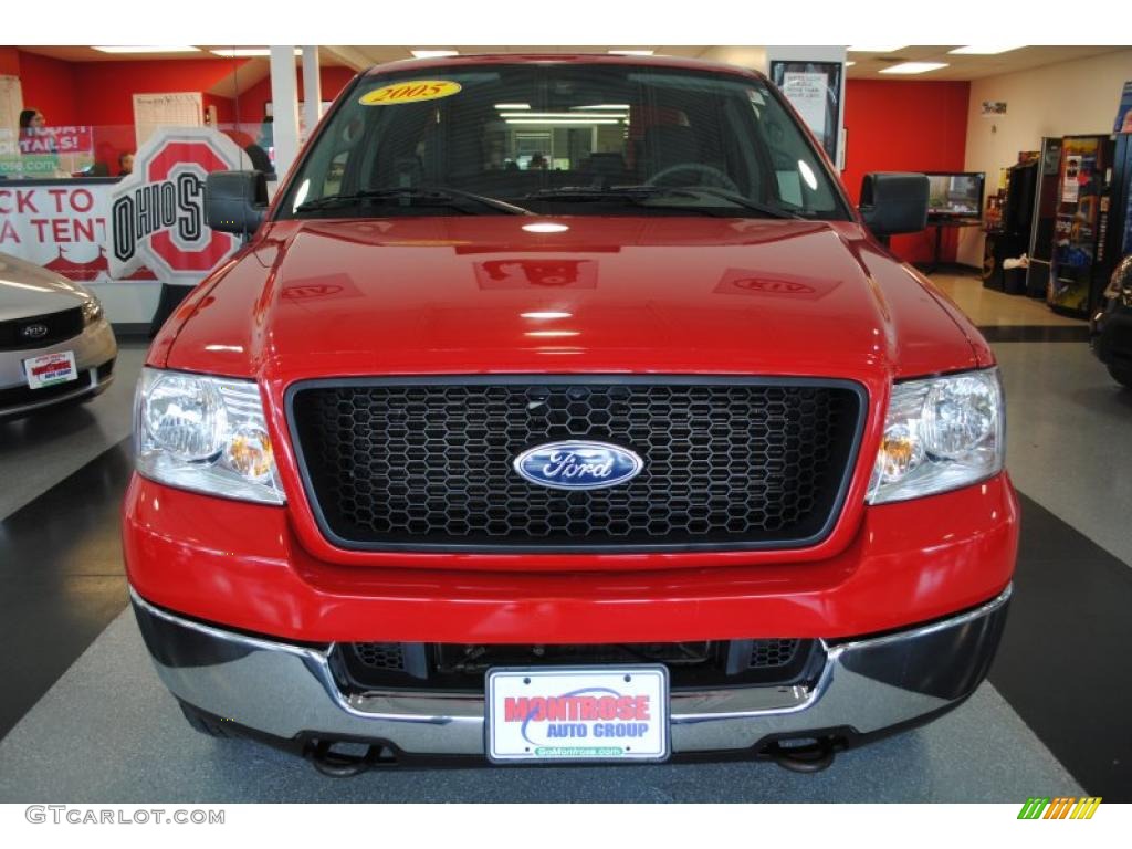 2005 F150 XLT SuperCab 4x4 - Bright Red / Medium Flint Grey photo #6