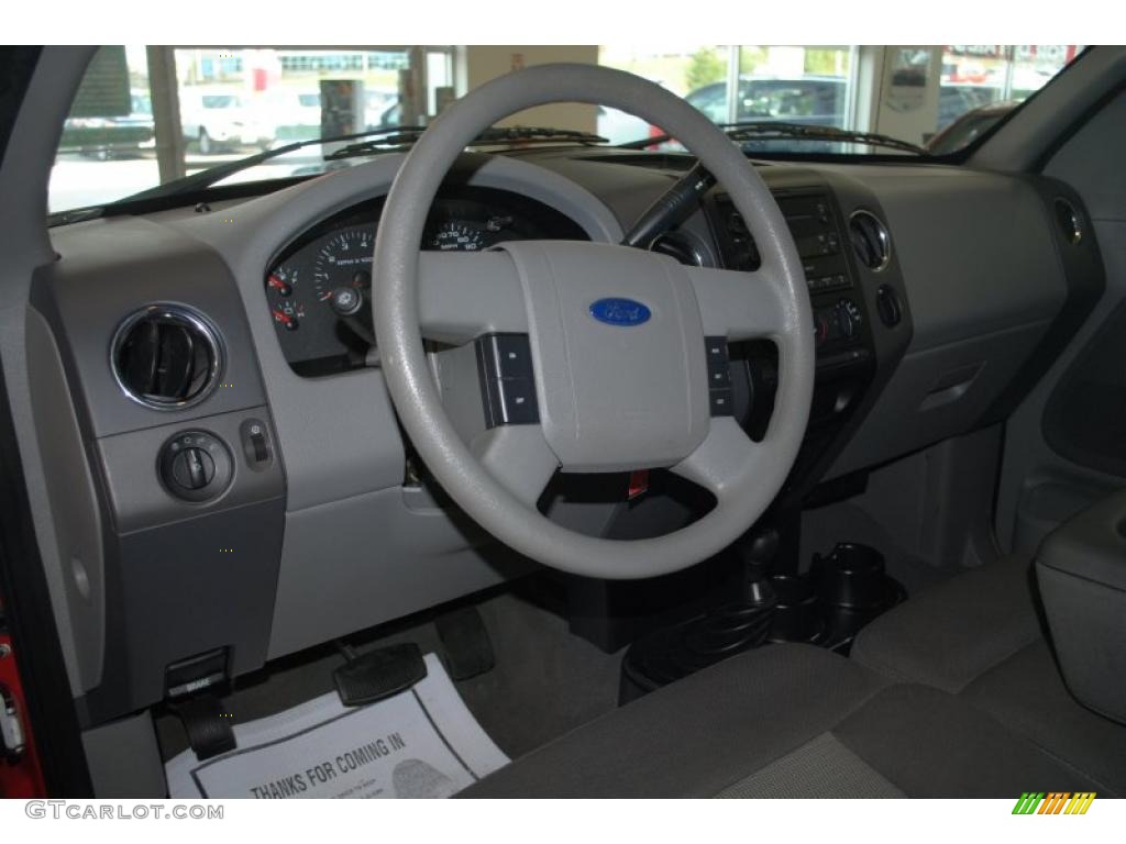 2005 F150 XLT SuperCab 4x4 - Bright Red / Medium Flint Grey photo #9