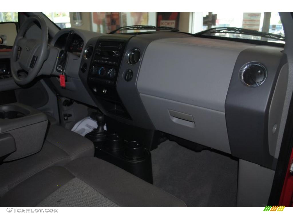 2005 F150 XLT SuperCab 4x4 - Bright Red / Medium Flint Grey photo #10