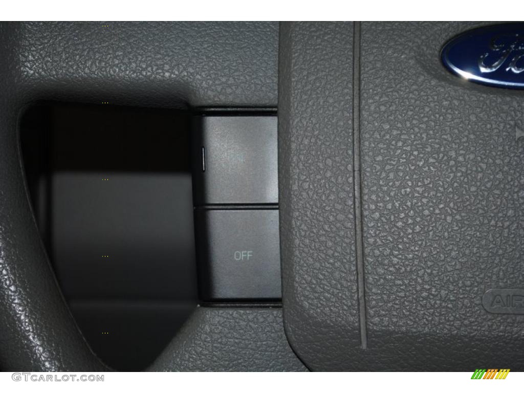 2005 F150 XLT SuperCab 4x4 - Bright Red / Medium Flint Grey photo #23