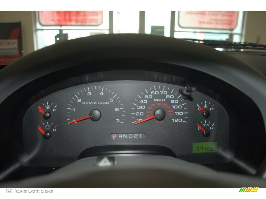 2005 F150 XLT SuperCab 4x4 - Bright Red / Medium Flint Grey photo #25