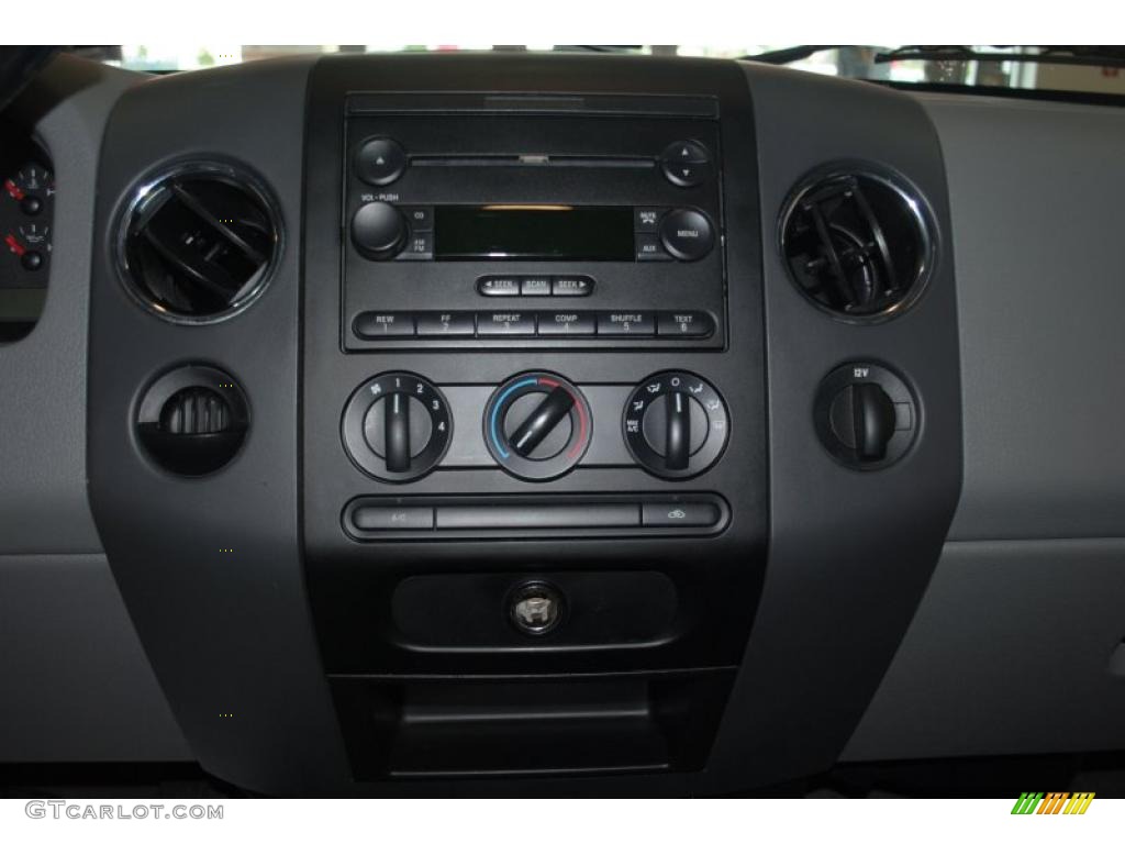2005 F150 XLT SuperCab 4x4 - Bright Red / Medium Flint Grey photo #27