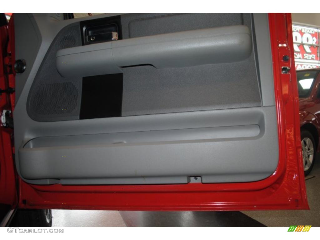 2005 F150 XLT SuperCab 4x4 - Bright Red / Medium Flint Grey photo #38