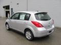 Brillant Silver - Versa 1.8 S Hatchback Photo No. 4