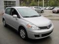Brillant Silver - Versa 1.8 S Hatchback Photo No. 6