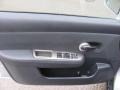 Brillant Silver - Versa 1.8 S Hatchback Photo No. 10