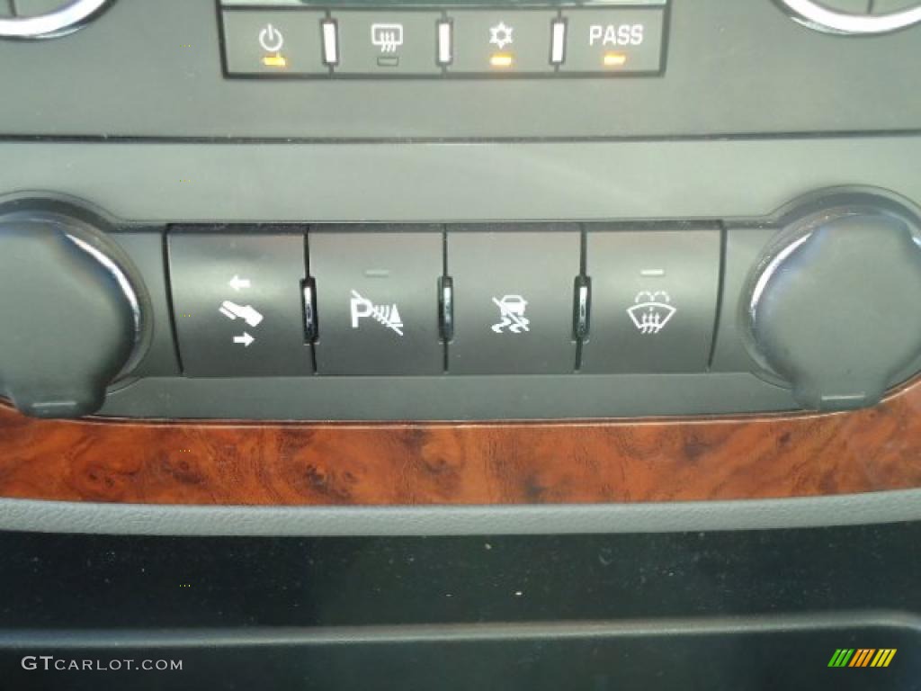 2007 Tahoe LTZ 4x4 - Summit White / Light Cashmere/Ebony photo #29