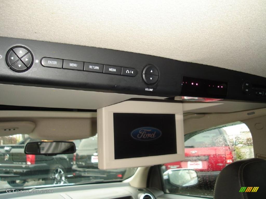 2008 Taurus X Limited - Light Ice Blue Metallic / Charcoal Black photo #21