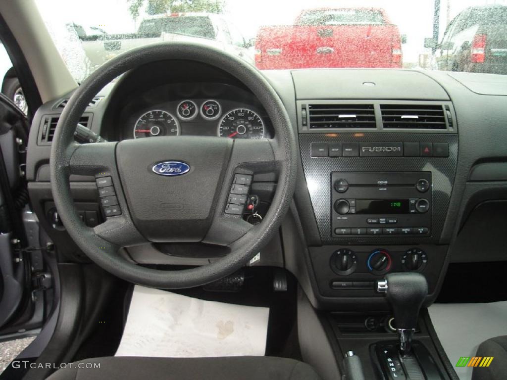 2007 Fusion SE V6 - Tungsten Grey Metallic / Charcoal Black photo #18