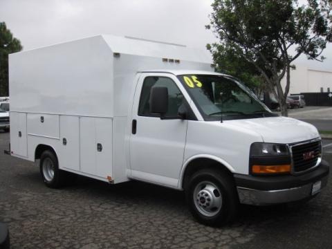 2005 GMC Savana Cutaway 3500 Commercial Van Data, Info and Specs