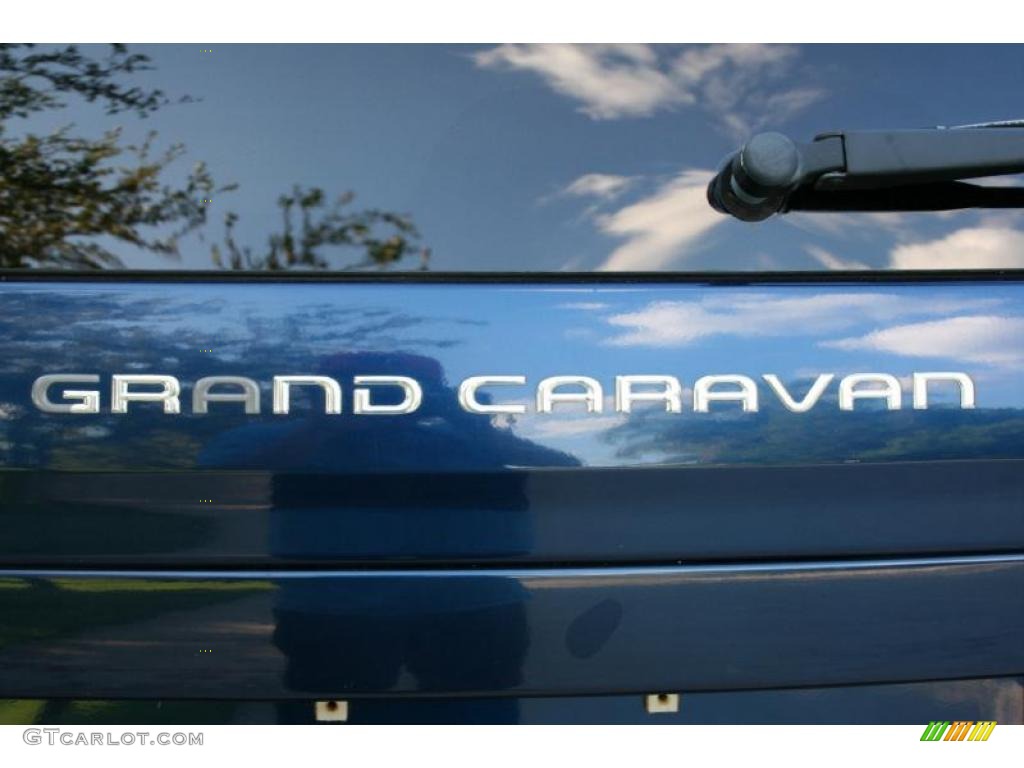 2003 Grand Caravan ES - Midnight Blue Pearl / Taupe photo #63