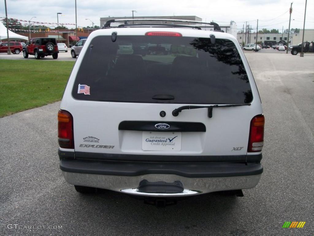 2000 Explorer XLT 4x4 - Oxford White / Medium Graphite photo #5