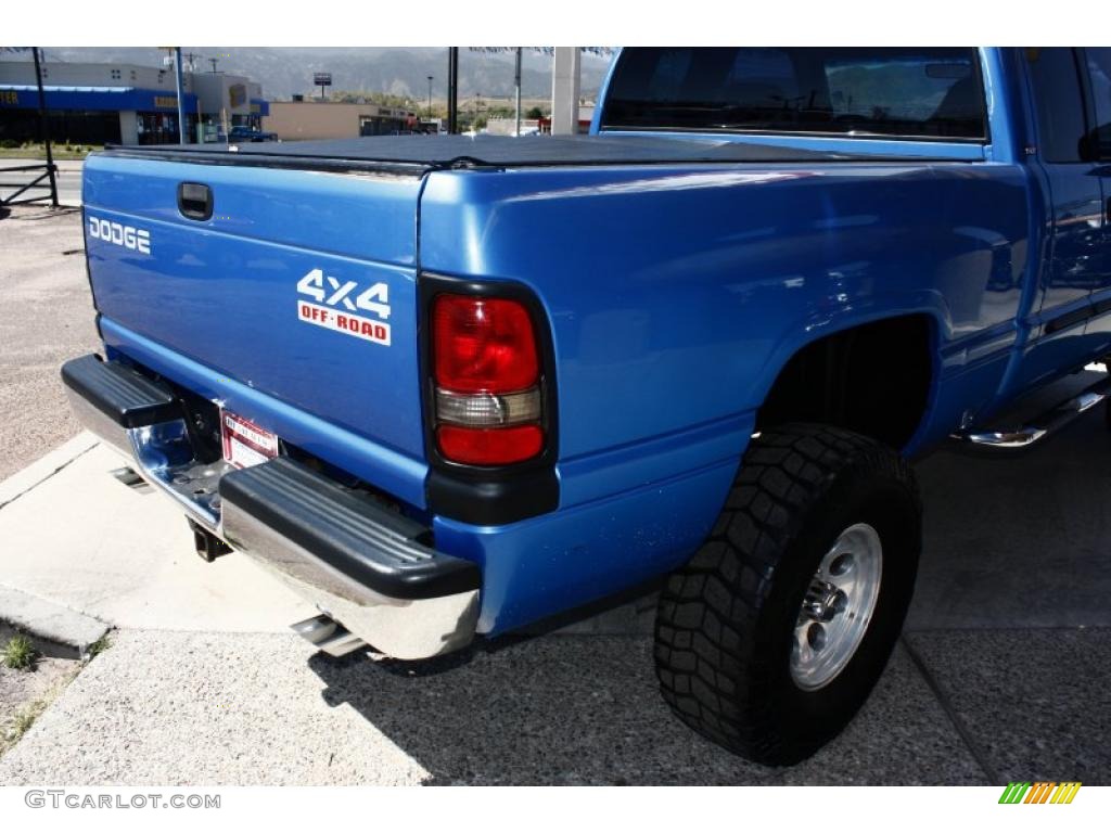 2001 Ram 1500 ST Club Cab 4x4 - Intense Blue Pearl / Agate photo #18