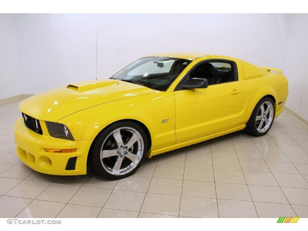 2005 Mustang GT Premium Coupe - Screaming Yellow / Dark Charcoal photo #3
