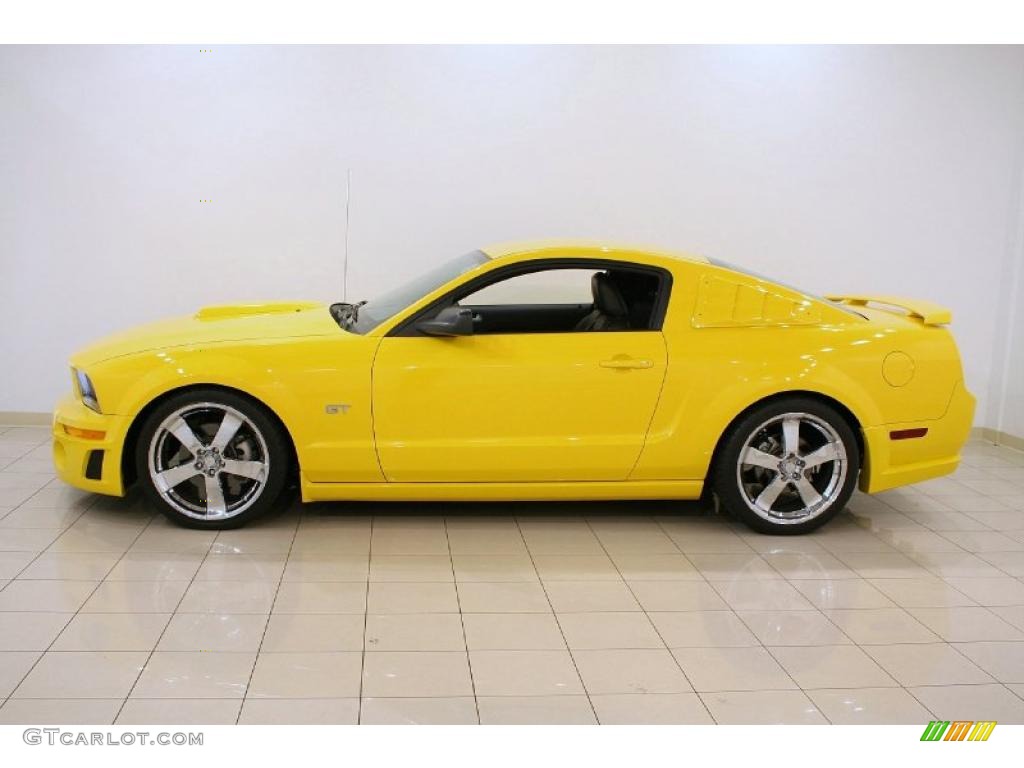 2005 Mustang GT Premium Coupe - Screaming Yellow / Dark Charcoal photo #4