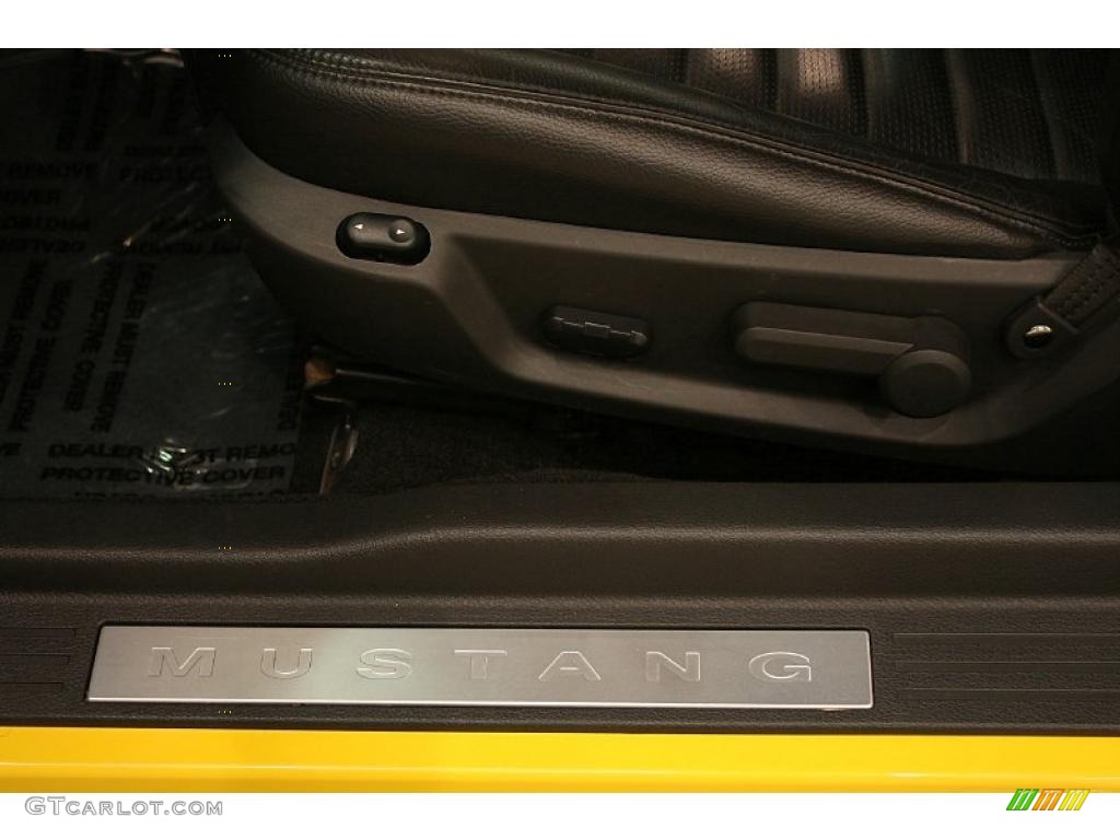 2005 Mustang GT Premium Coupe - Screaming Yellow / Dark Charcoal photo #10