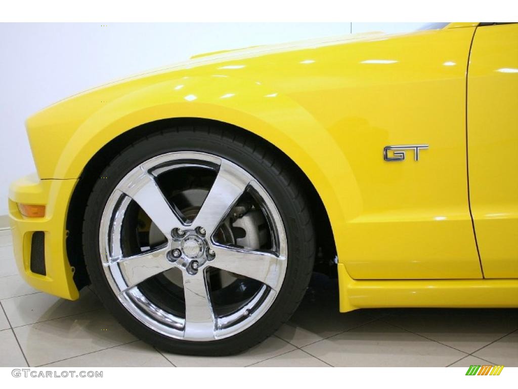2005 Mustang GT Premium Coupe - Screaming Yellow / Dark Charcoal photo #27
