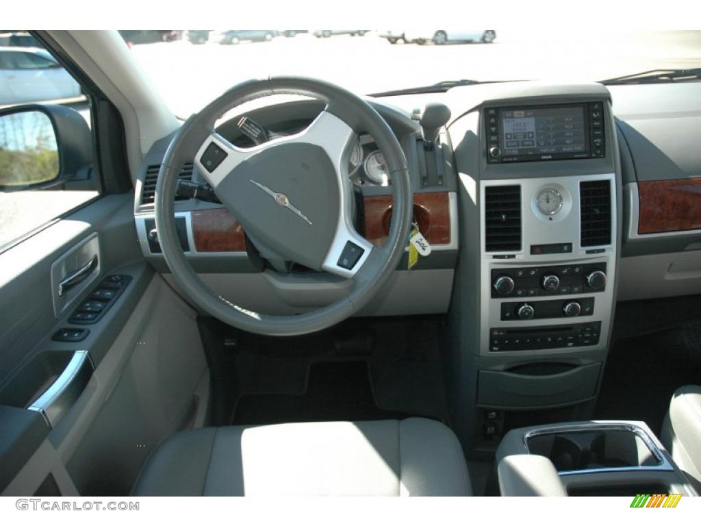 2008 Town & Country Touring Signature Series - Modern Blue Pearlcoat / Medium Slate Gray/Light Shale photo #11