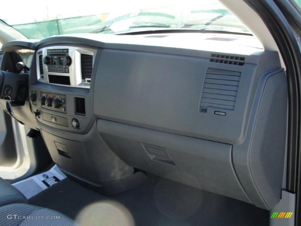 2008 Ram 1500 Lone Star Edition Quad Cab 4x4 - Bright Silver Metallic / Medium Slate Gray photo #24