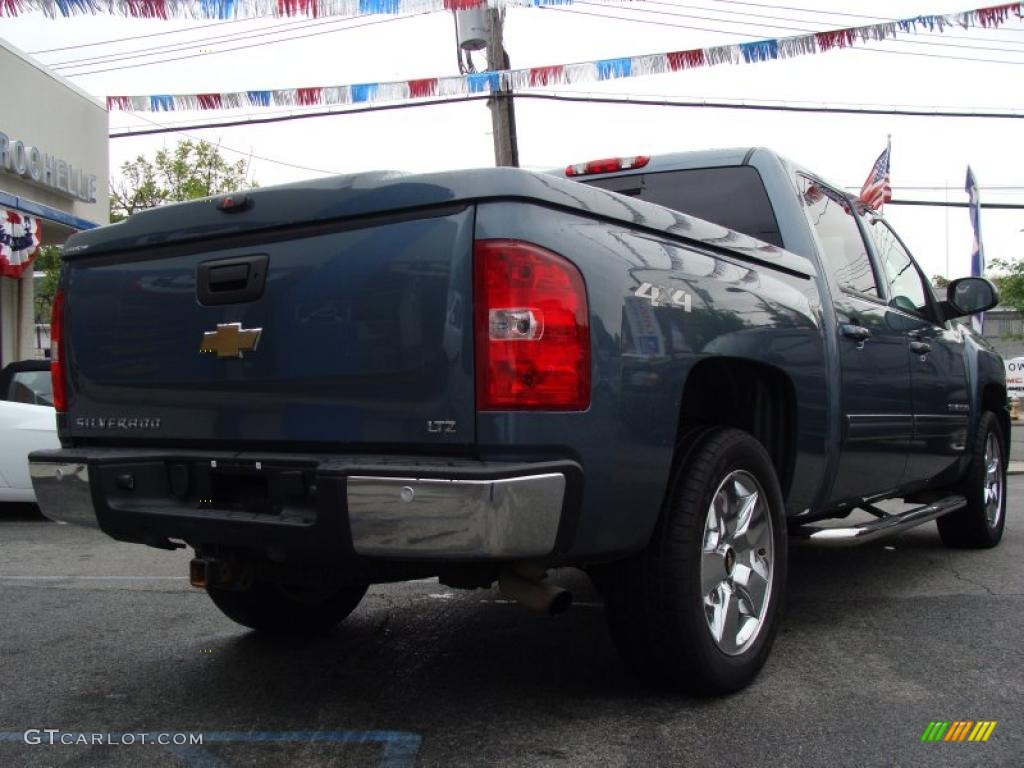 2009 Silverado 1500 LTZ Crew Cab 4x4 - Blue Granite Metallic / Light Titanium photo #4