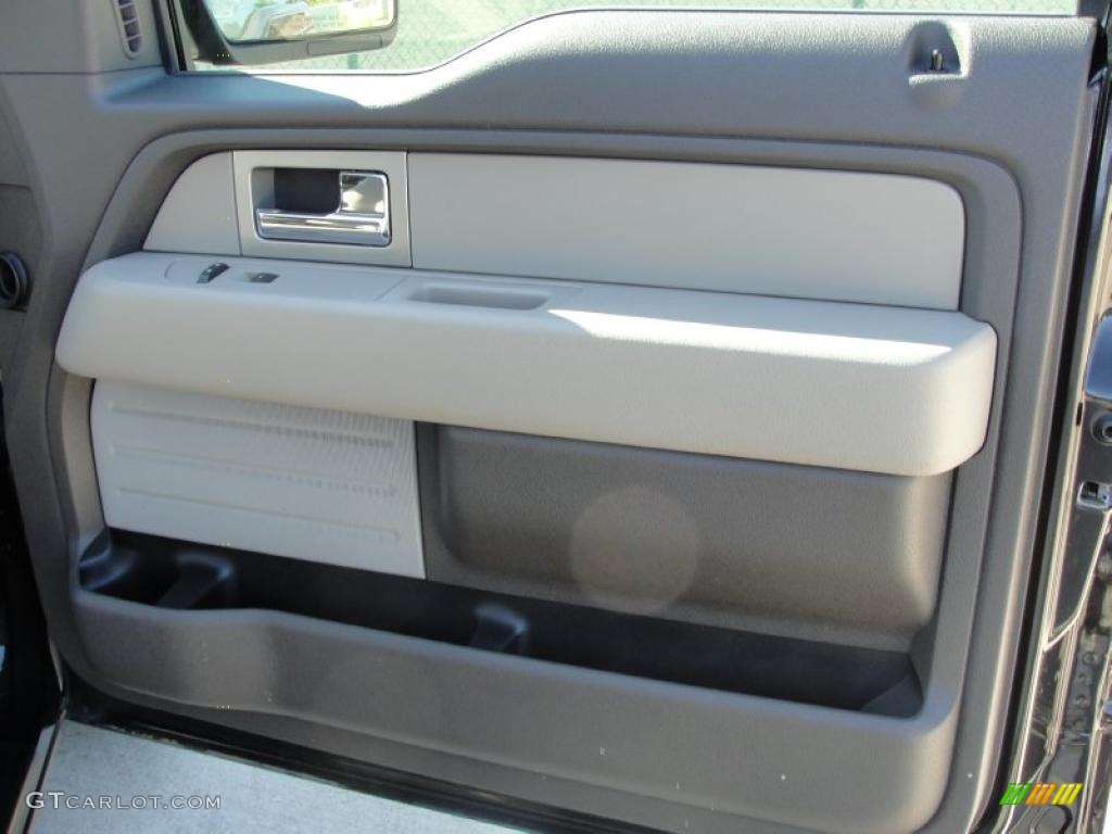 2010 F150 XLT SuperCrew - Tuxedo Black / Medium Stone photo #24