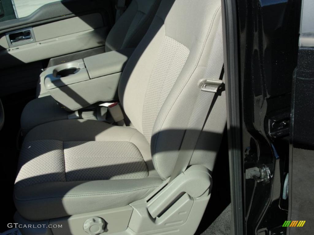 2010 F150 XLT SuperCrew - Tuxedo Black / Medium Stone photo #33