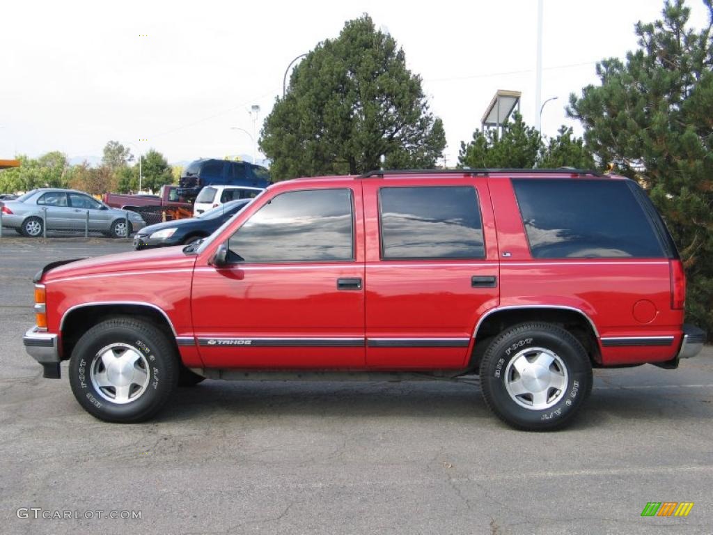 1999 Tahoe LS 4x4 - Victory Red / Gray photo #1